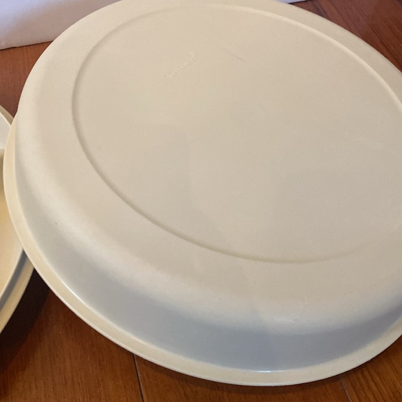 VTG Tupperware almond color divided veggie fruit serving tray take n go lidded - Picture 3 of 6